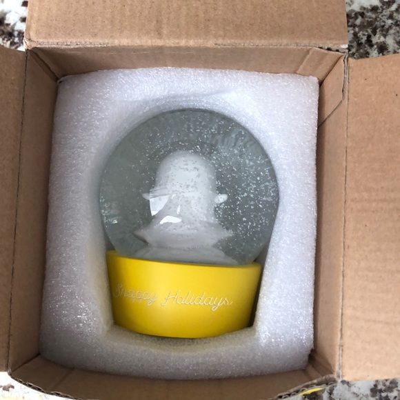 Limited edition Snapchat happy holidays snow globe - Picture 8 of 8